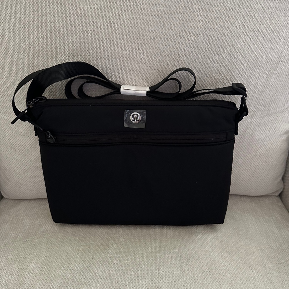 Lululemon new parent bag